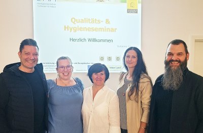 Gruppenfoto Qualitäts- und Hygieneschulung mit Susanne Wimmer