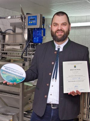 Imkermeister mit ausgezeichnetem Erfolg